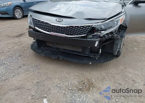 2016 Kia Optima Ex z USA, uszkodzony, nr VIN 5XXGU4L32GG107317